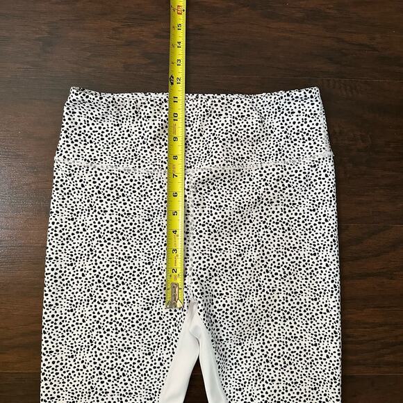 All Fenix white & black dot print leggings size L - Picture 9 of 9